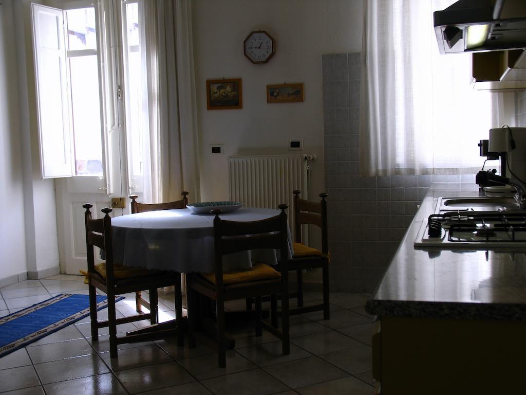 Terrasini Siracasa Lägenhet Rum bild